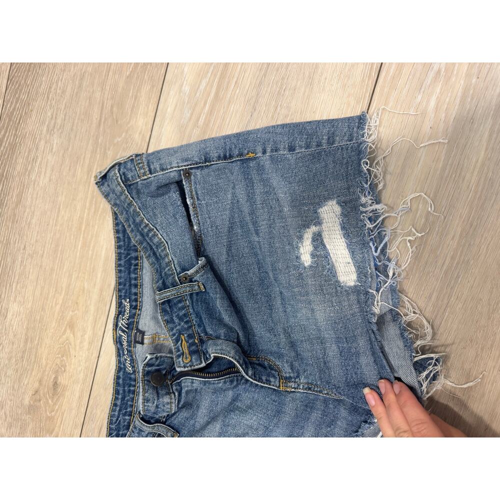 Women's High-Rise Cut-Off Jean Shorts Universal Thread Medium Wash 16 - Picture 3 of 5